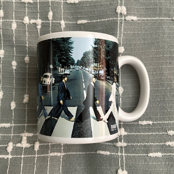 The Beatles Other - The Beatles Abbey Road 12 oz White Ceramic Coffee Mug 2008 Apple corps limited